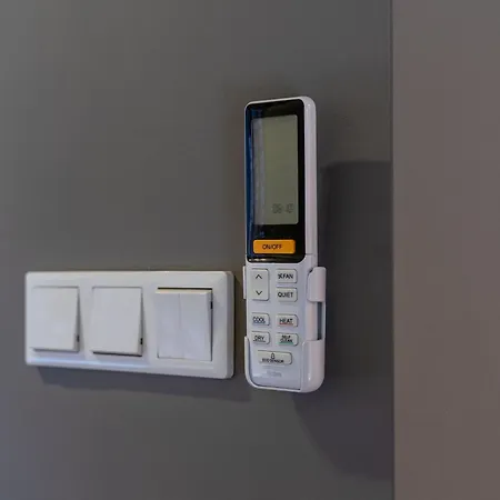 Botanica Deluxe With Balcony & Ac - Properunit * 브로츠와프