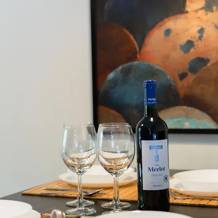 Botanica Deluxe With Balcony & Ac - Properunit * 브로츠와프