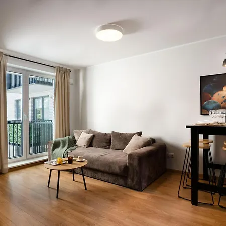 Botanica Deluxe With Balcony & Ac - Properunit 아파트