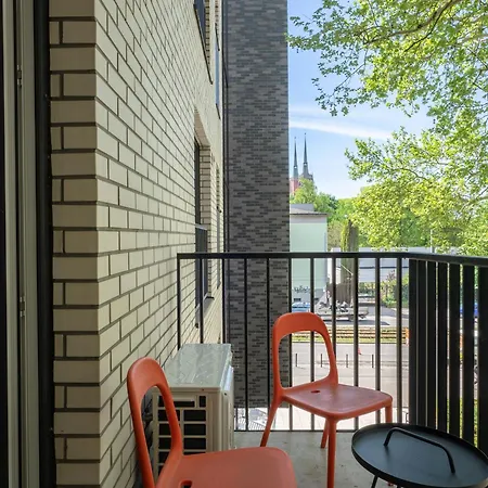 아파트 Botanica Deluxe With Balcony & Ac - Properunit