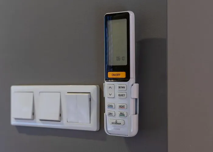 Botanica Deluxe With Balcony & Ac - Properunit * Wrocław