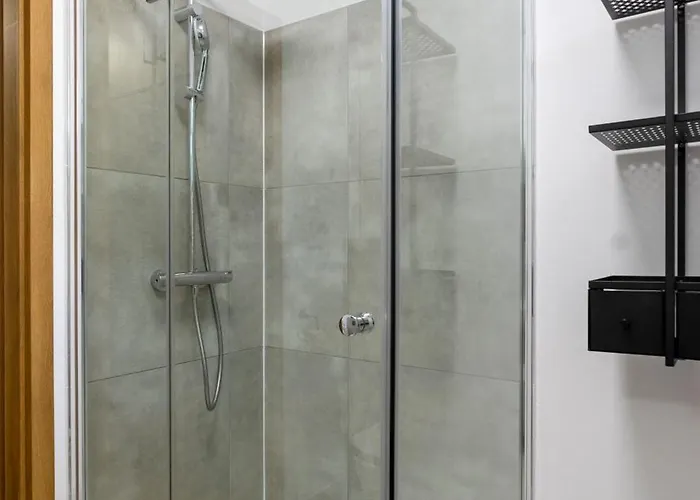 Botanica Deluxe With Balcony & Ac - Properunit * Wrocław