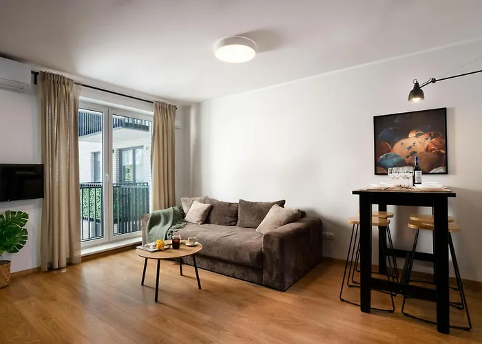 Botanica Deluxe With Balcony & Ac - Properunit Appartement