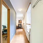 Apartment Botanica Deluxe With Balcony & Ac - Properunit