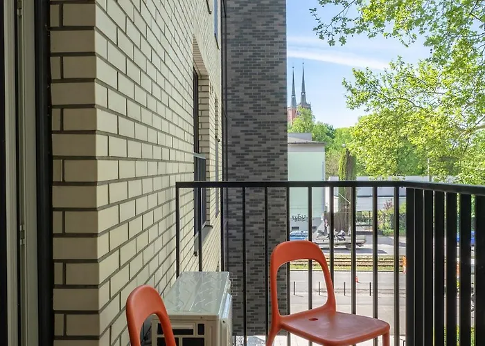 Apartment Botanica Deluxe With Balcony & Ac - Properunit